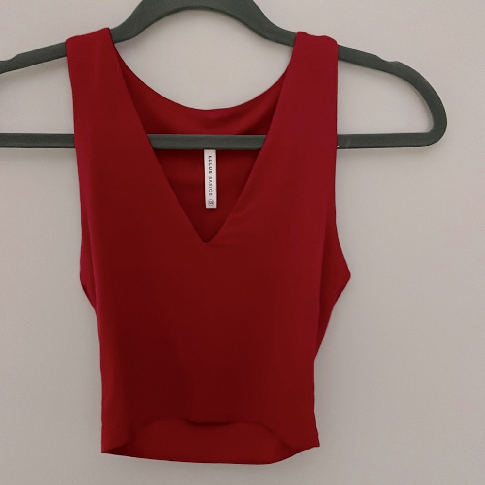 Lulu's Red V-Neck Ribbed Crop Tank - Picture 4 of 8